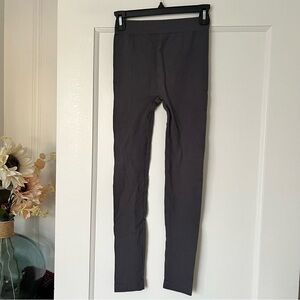 ⭐️  MeMoi Grey Textured Leggings Size Small/Medium EUC